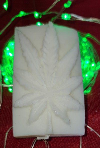 Hemp Leaf Aromatherapy Candles